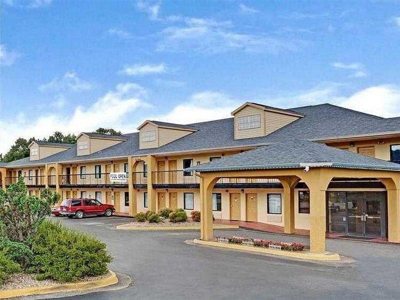 Hotel Super 8 Newnan Exterior foto